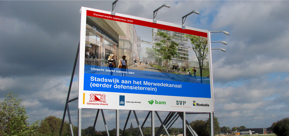 bord van bouwproject: Utrecht werkt samen aan Stadswijk aan het Merwedekanaal. Grote foto met blauwe en rode balk. Onderaan een strook met logo's